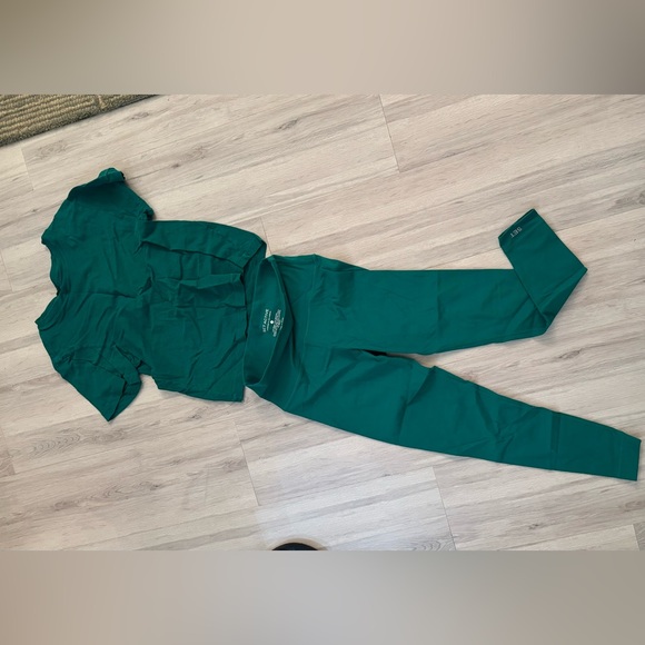 Set Active Set - Picture 2 of 2